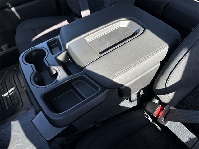 GMC Sierra 3500HD Vehicle Full-screen Gallery Image 20