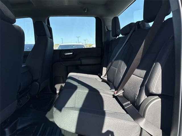 GMC Sierra 3500HD Vehicle Full-screen Gallery Image 21