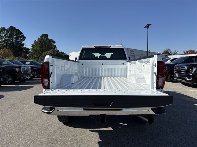 GMC Sierra 3500HD Vehicle Full-screen Gallery Image 22