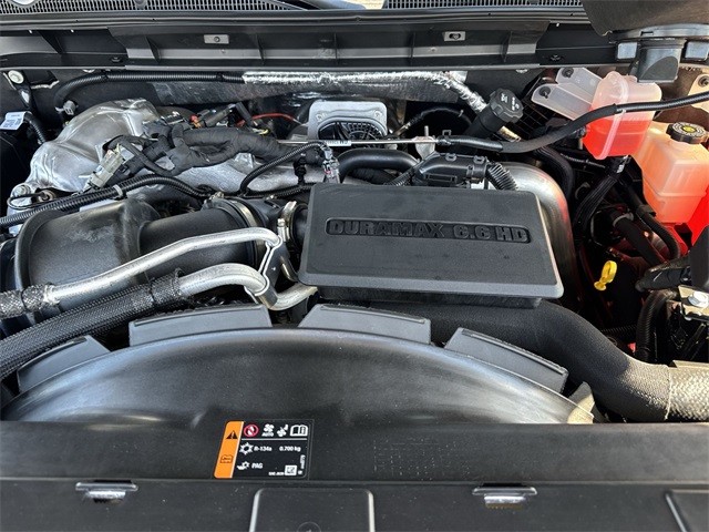 GMC Sierra 3500HD Vehicle Full-screen Gallery Image 24