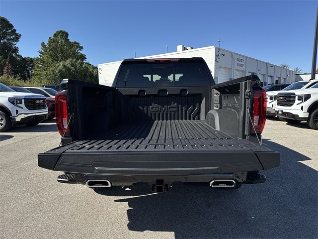 GMC Sierra 1500 Vehicle Full-screen Gallery Image 24
