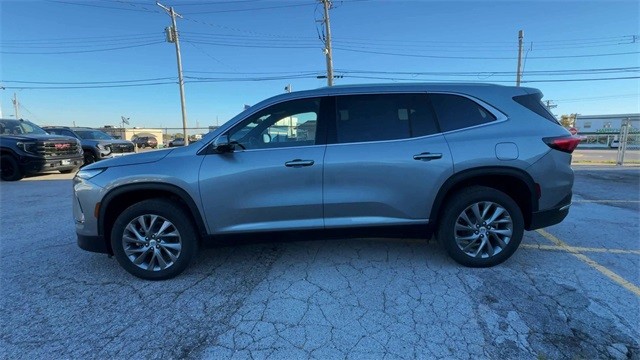 Buick Enclave Vehicle Full-screen Gallery Image 05