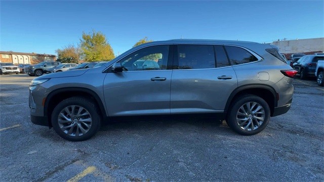 Buick Enclave Vehicle Full-screen Gallery Image 05