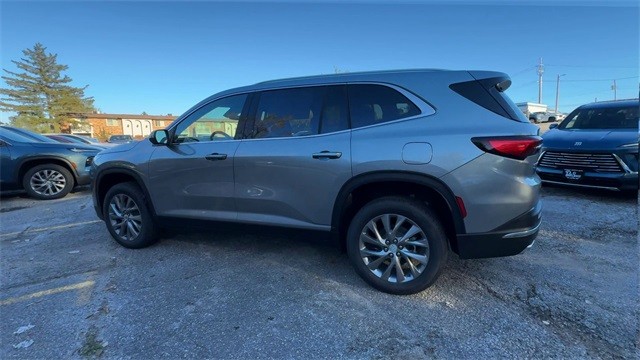 Buick Enclave Vehicle Full-screen Gallery Image 06