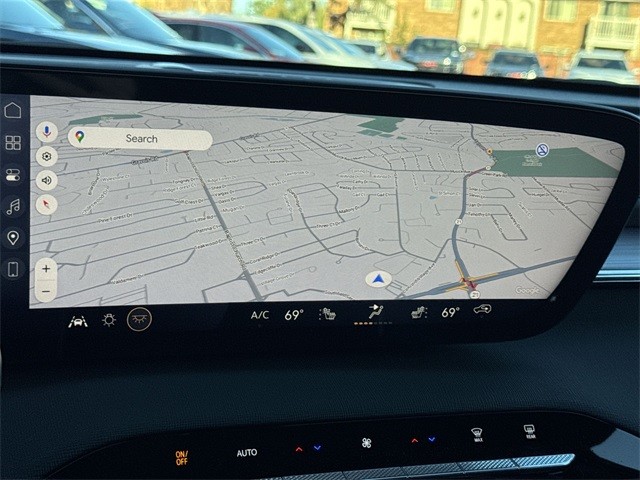 Buick Enclave Vehicle Full-screen Gallery Image 18