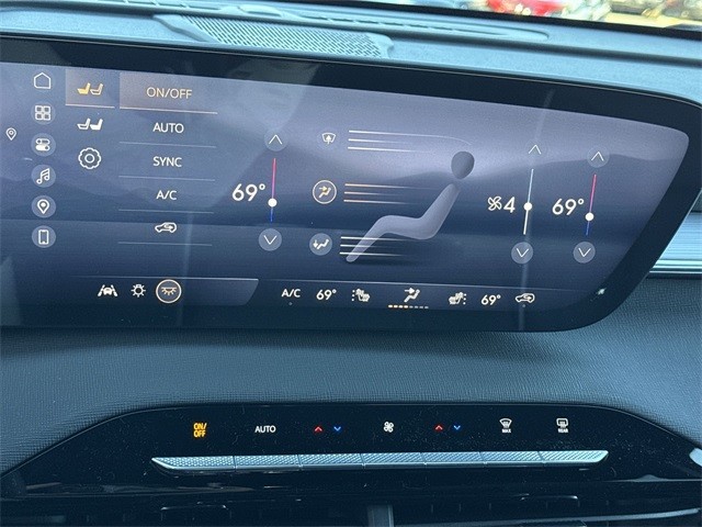 Buick Enclave Vehicle Full-screen Gallery Image 19