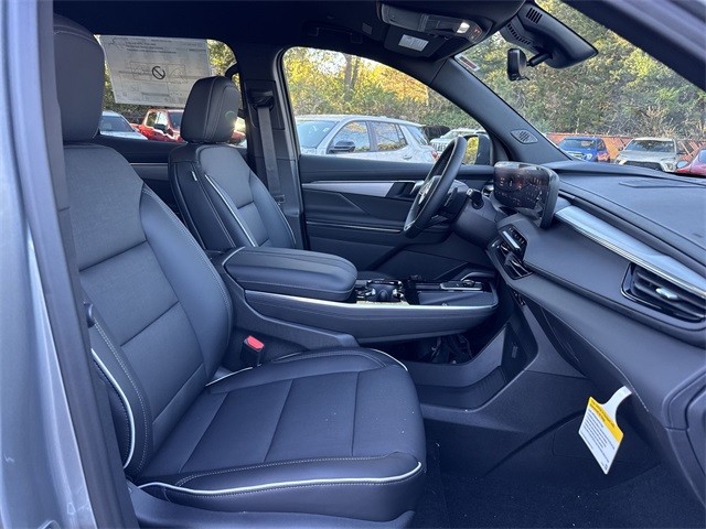 Buick Enclave Vehicle Full-screen Gallery Image 25