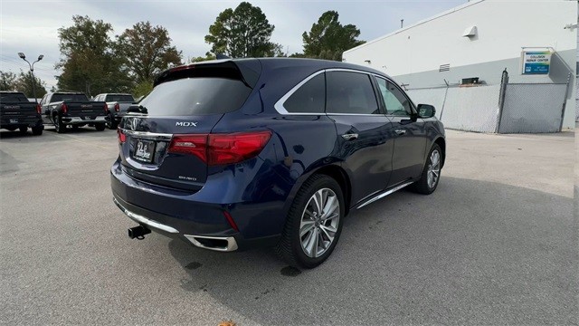 Acura MDX Vehicle Full-screen Gallery Image 10