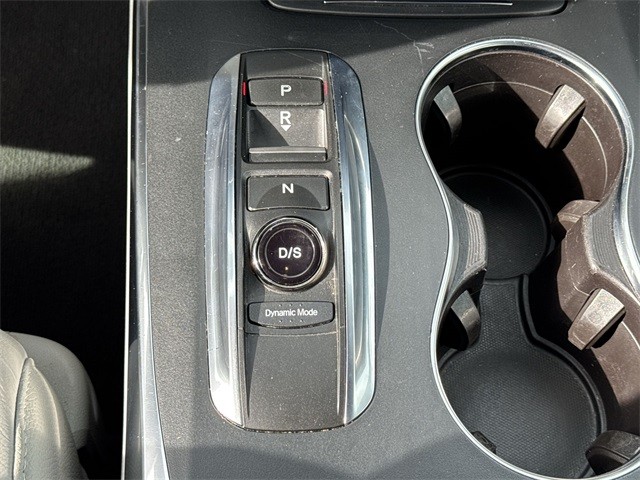 Acura MDX Vehicle Full-screen Gallery Image 20