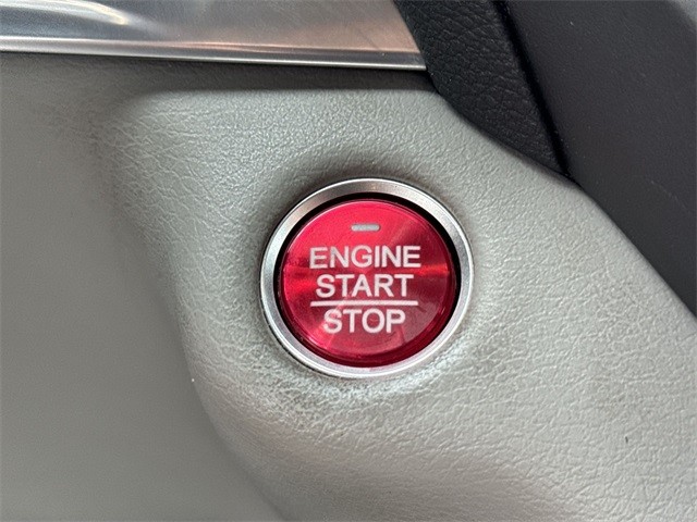 Acura MDX Vehicle Full-screen Gallery Image 21