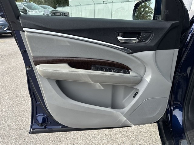 Acura MDX Vehicle Full-screen Gallery Image 27