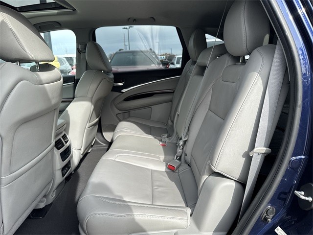 Acura MDX Vehicle Full-screen Gallery Image 29