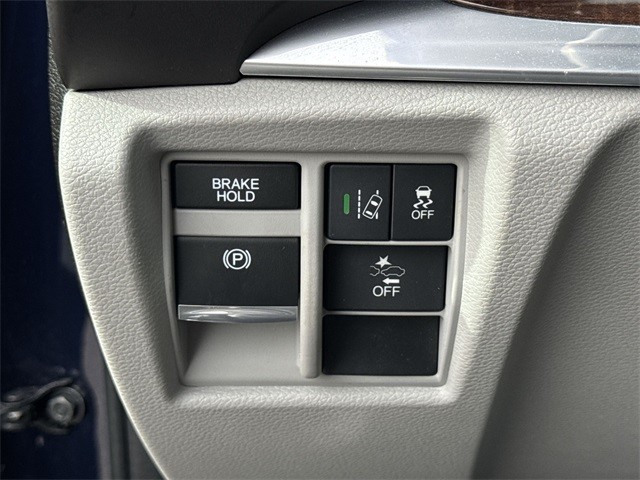 Acura MDX Vehicle Full-screen Gallery Image 39