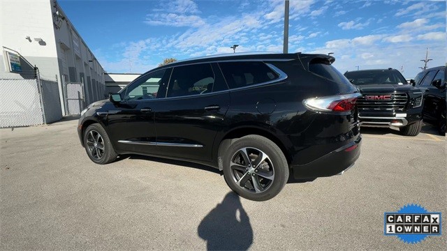 Buick Enclave Vehicle Full-screen Gallery Image 07