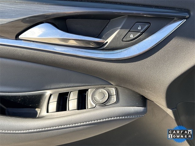 Buick Enclave Vehicle Full-screen Gallery Image 27