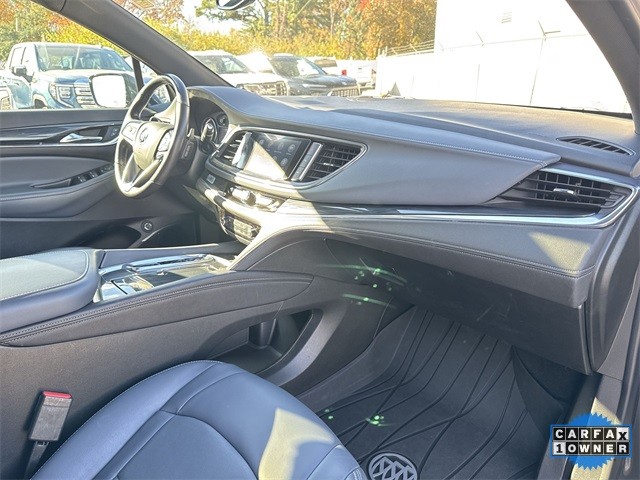 Buick Enclave Vehicle Full-screen Gallery Image 33