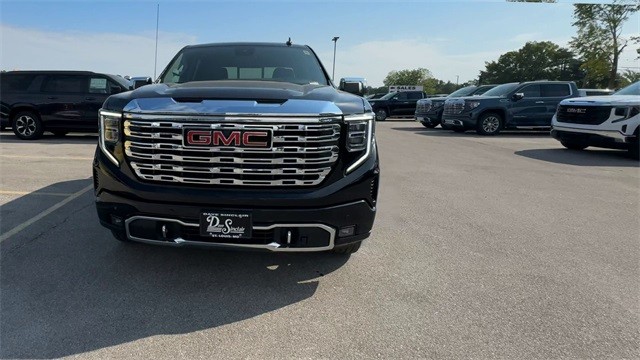 GMC Sierra 1500 Vehicle Full-screen Gallery Image 03