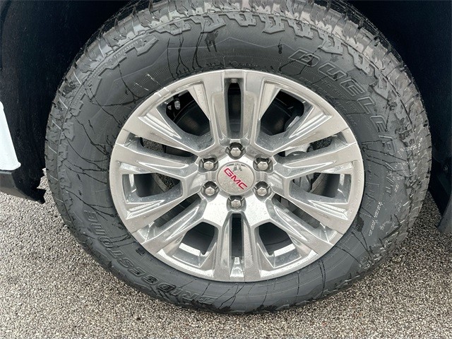 GMC Sierra 1500 Vehicle Full-screen Gallery Image 10