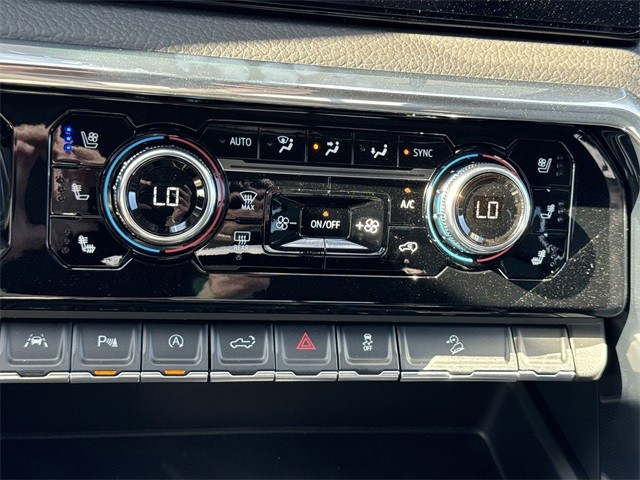 GMC Sierra 1500 Vehicle Full-screen Gallery Image 19