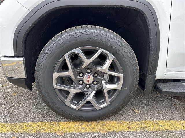 GMC Sierra 1500 Vehicle Full-screen Gallery Image 10