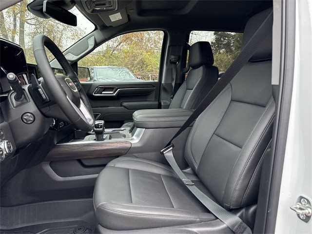 GMC Sierra 1500 Vehicle Full-screen Gallery Image 11