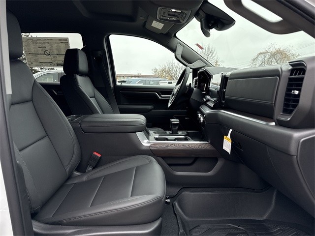 GMC Sierra 1500 Vehicle Full-screen Gallery Image 24