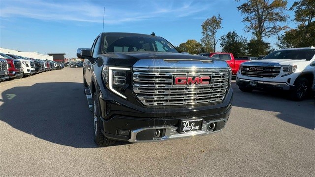 GMC Sierra 1500 Vehicle Full-screen Gallery Image 03