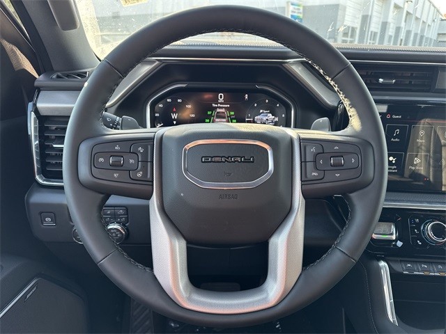 GMC Sierra 1500 Vehicle Full-screen Gallery Image 14