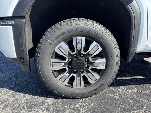 GMC Sierra 2500HD Vehicle Full-screen Gallery Image 10