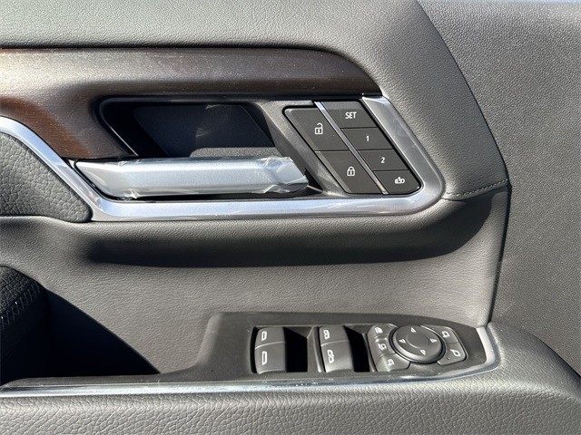 GMC Sierra 2500HD Vehicle Full-screen Gallery Image 13