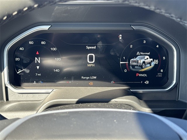 GMC Sierra 2500HD Vehicle Full-screen Gallery Image 15