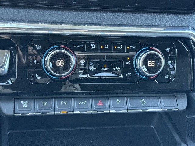 GMC Sierra 2500HD Vehicle Full-screen Gallery Image 19