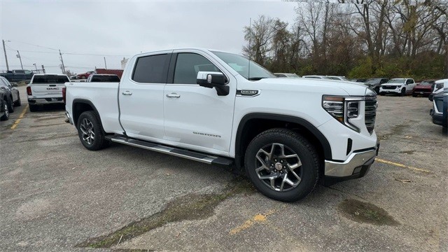 GMC Sierra 1500 Vehicle Full-screen Gallery Image 02