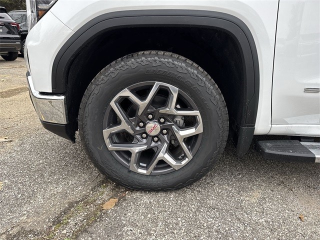 GMC Sierra 1500 Vehicle Full-screen Gallery Image 10