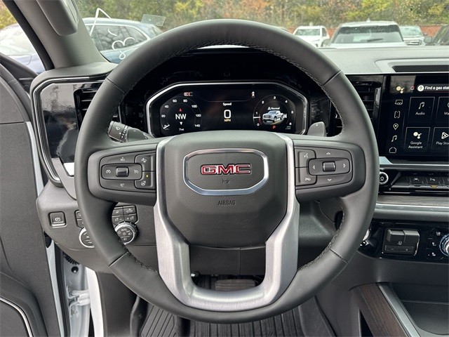 GMC Sierra 1500 Vehicle Full-screen Gallery Image 14