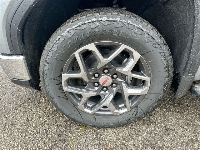 GMC Sierra 1500 Vehicle Full-screen Gallery Image 10