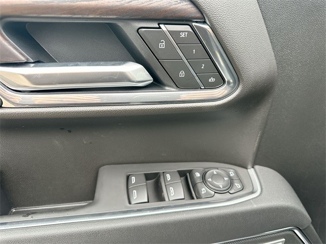 GMC Sierra 1500 Vehicle Full-screen Gallery Image 13