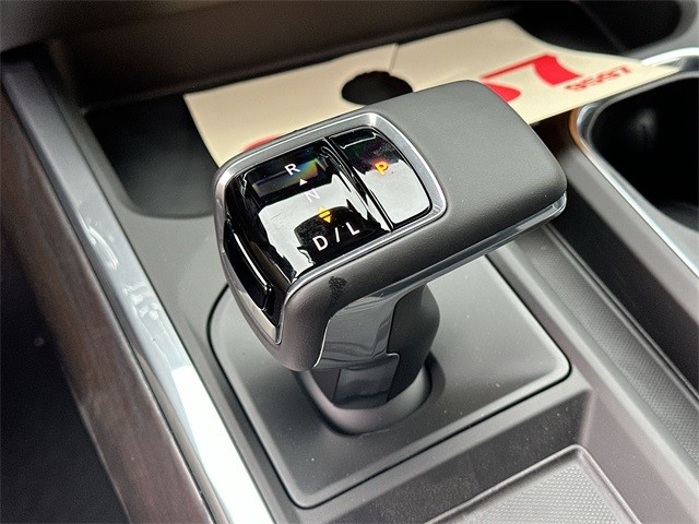 GMC Sierra 1500 Vehicle Full-screen Gallery Image 20