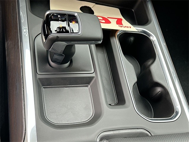 GMC Sierra 1500 Vehicle Full-screen Gallery Image 21