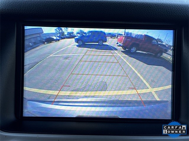 GMC Yukon Vehicle Full-screen Gallery Image 18