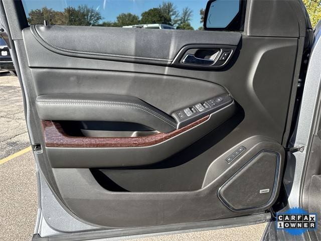 GMC Yukon Vehicle Full-screen Gallery Image 26