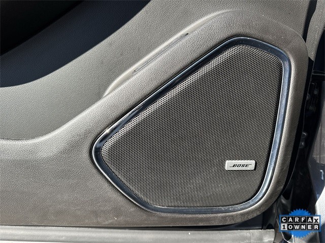 GMC Yukon Vehicle Full-screen Gallery Image 28