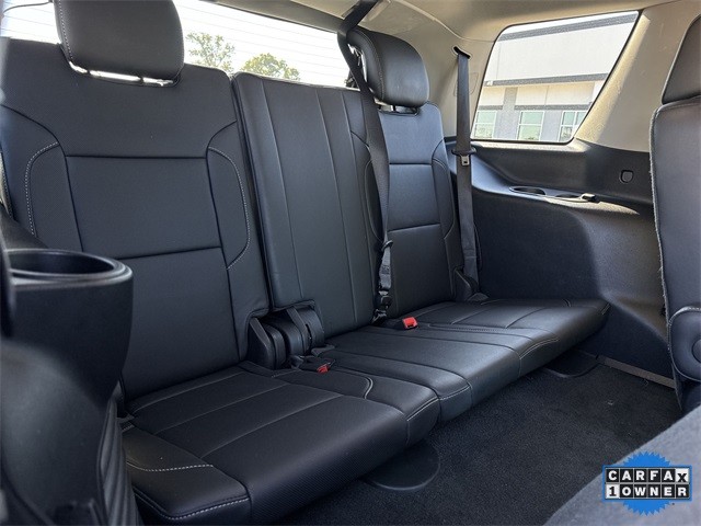 GMC Yukon Vehicle Full-screen Gallery Image 31