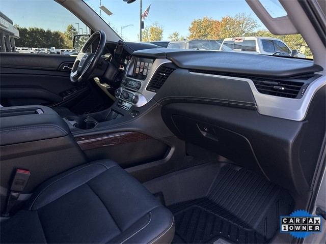 GMC Yukon Vehicle Full-screen Gallery Image 33