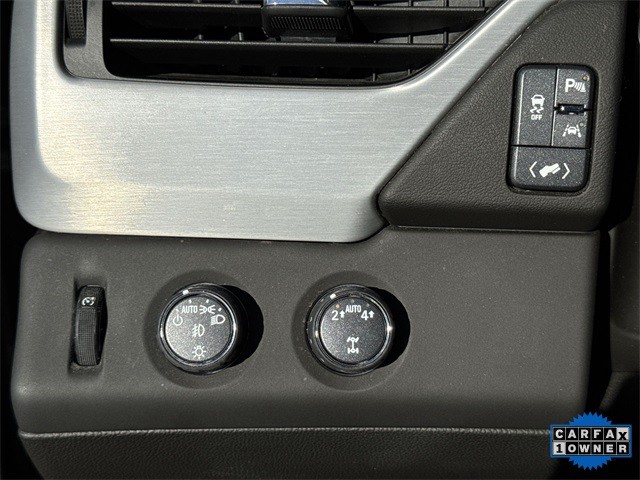 GMC Yukon Vehicle Full-screen Gallery Image 39