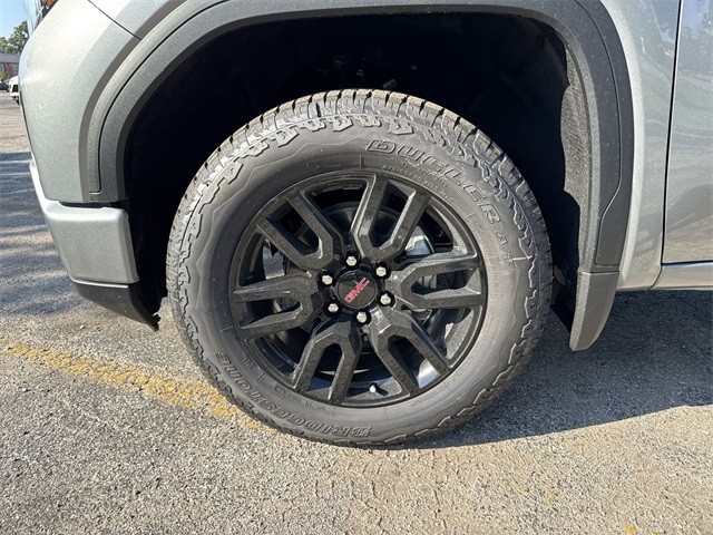 GMC Sierra 1500 Vehicle Full-screen Gallery Image 10