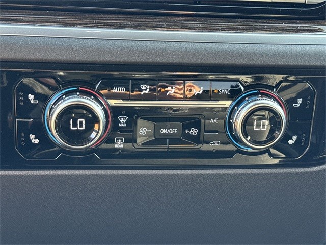 GMC Sierra 1500 Vehicle Full-screen Gallery Image 19