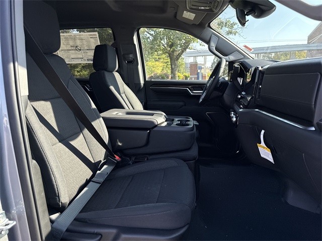 GMC Sierra 1500 Vehicle Full-screen Gallery Image 24