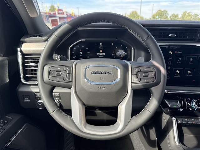 GMC Sierra 1500 Vehicle Full-screen Gallery Image 14