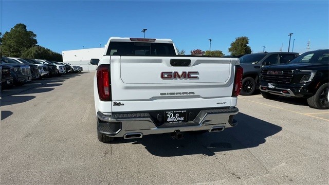 GMC Sierra 1500 Vehicle Full-screen Gallery Image 07
